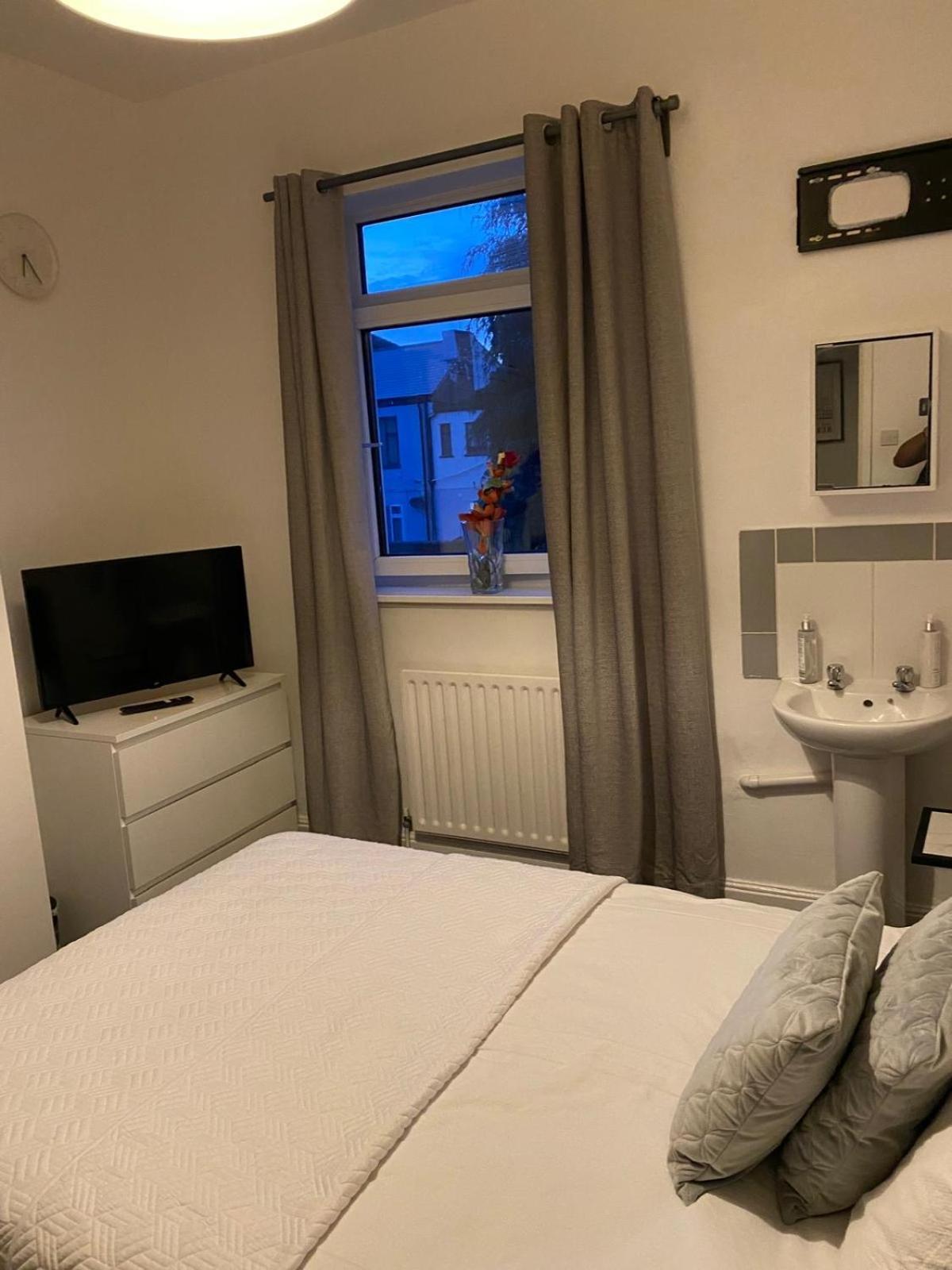 Precise Homes Ltd Wolverhampton Buitenkant foto